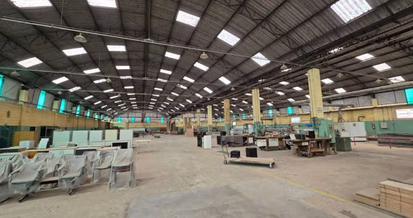 Galpão para alugar em Mairinque, próximo à Rodovia Raposo Tavares