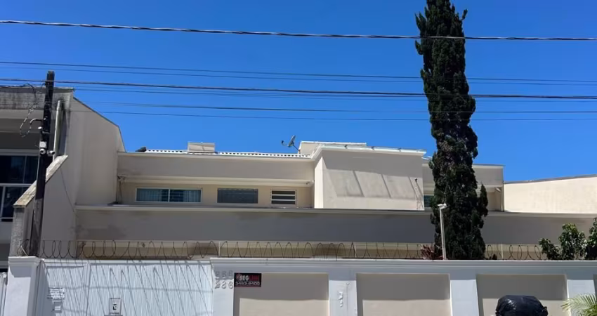 Excelente casa no litoral