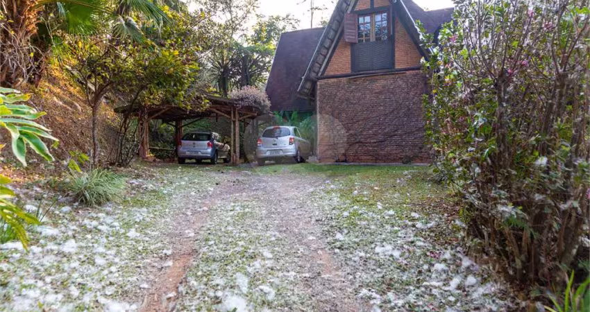 Condomínio com 3 quartos à venda em Condomínio Iolanda - SP
