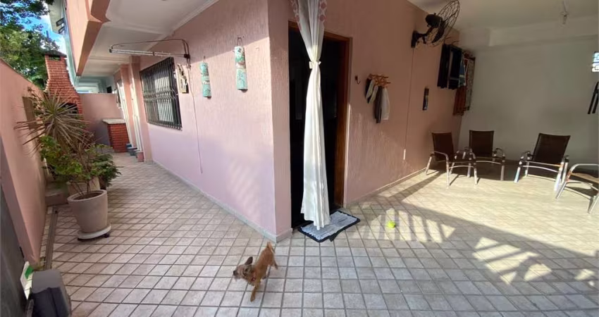 Sobrado com 3 quartos à venda em Estuário - SP