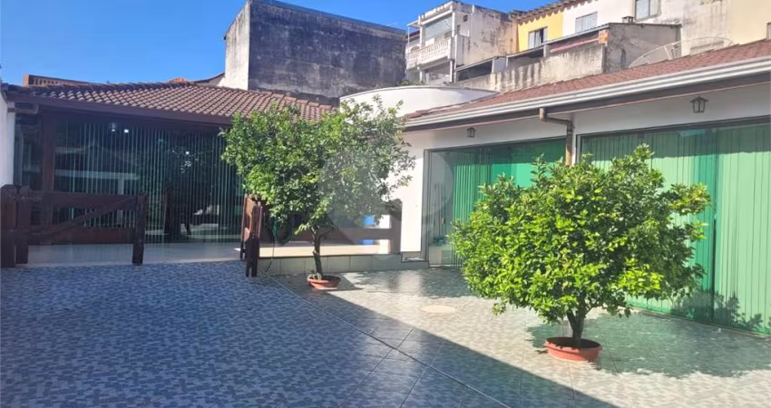 Casa térrea com 2 quartos à venda em Vila Clarice - SP