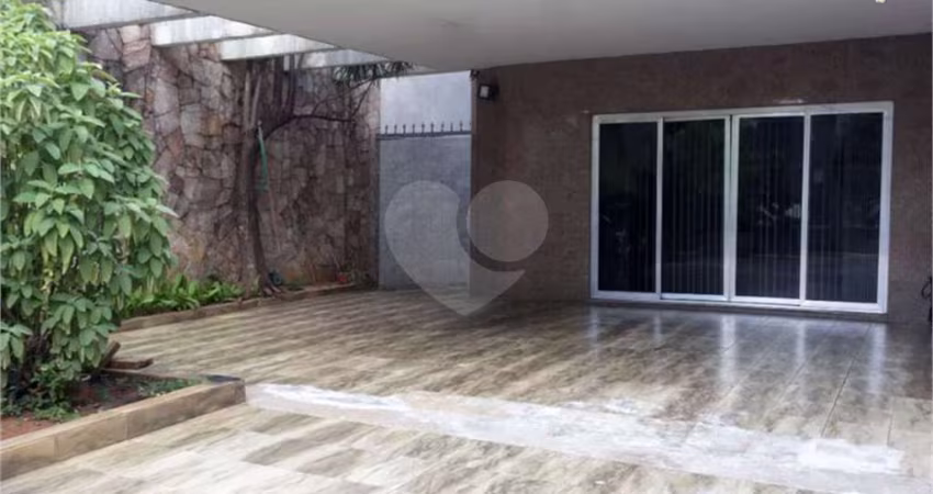 Sobrado com 4 quartos à venda em Vila Jaguara - SP