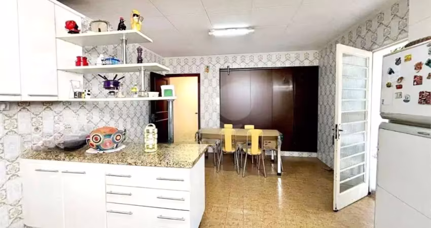 Casa com 5 quartos à venda na Rua Demóstenes, Campo Belo, São Paulo
