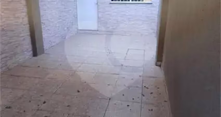 Sobrado com 2 quartos à venda ou para locação em Vila São Pedro - SP