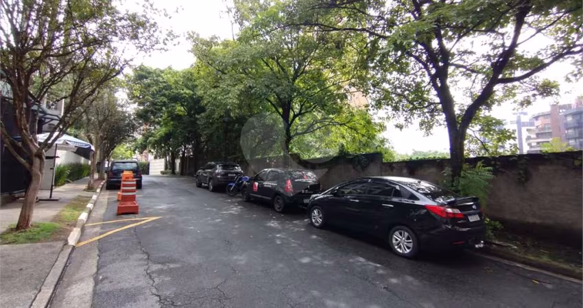 Terreno à venda em Vila Suzana - SP