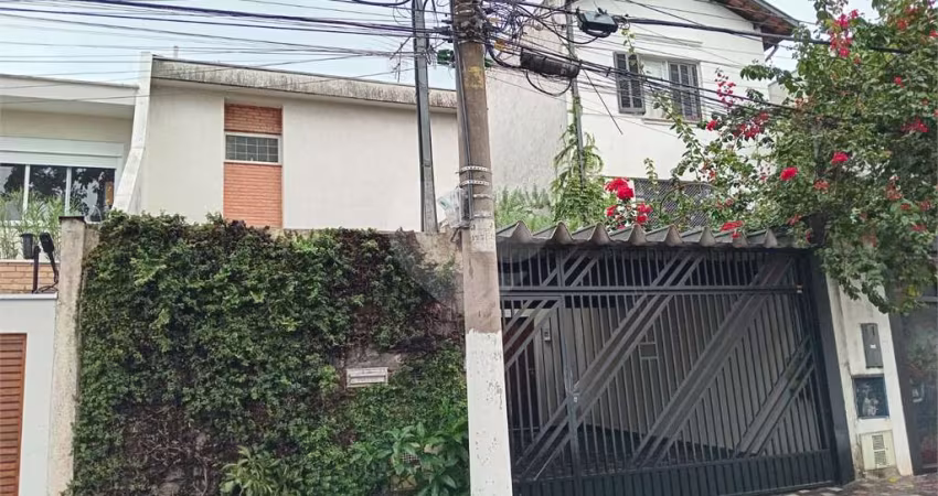 Sobrado com 3 quartos à venda em Mirandópolis - SP
