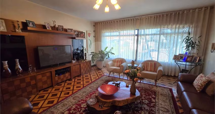 Casa com 3 quartos à venda em Vila Paiva - SP