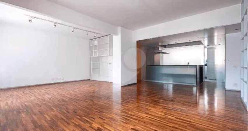 Apartamento com 2 quartos à venda ou para locação em Cerqueira César - SP