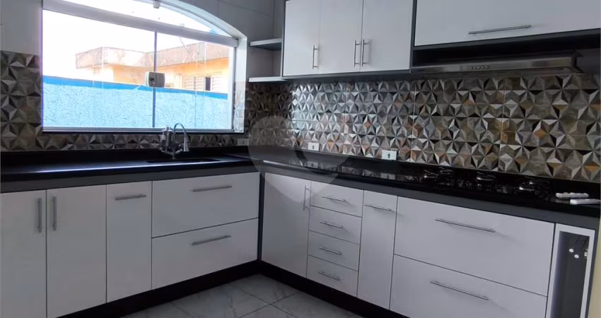 Casa térrea com 3 quartos à venda em Vila Cleonice - SP