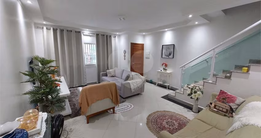 Sobrado com 3 quartos à venda ou para locação em Vila Palmeiras - SP
