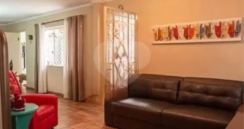 Casa com 3 quartos à venda na Rua Monsenhor Passaláqua, Bela Vista, São Paulo