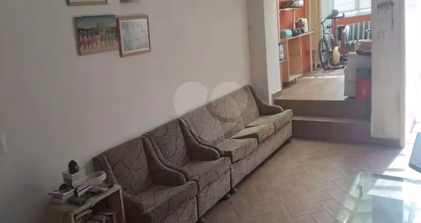 Casa com 3 quartos à venda na Rua Caperuçu, Mirandópolis, São Paulo