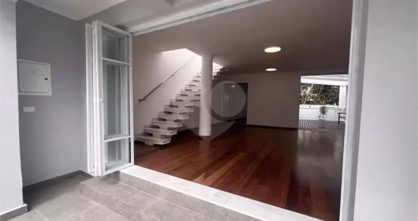 Casa com 3 quartos à venda na Rua Cajaíba, Pompéia, São Paulo