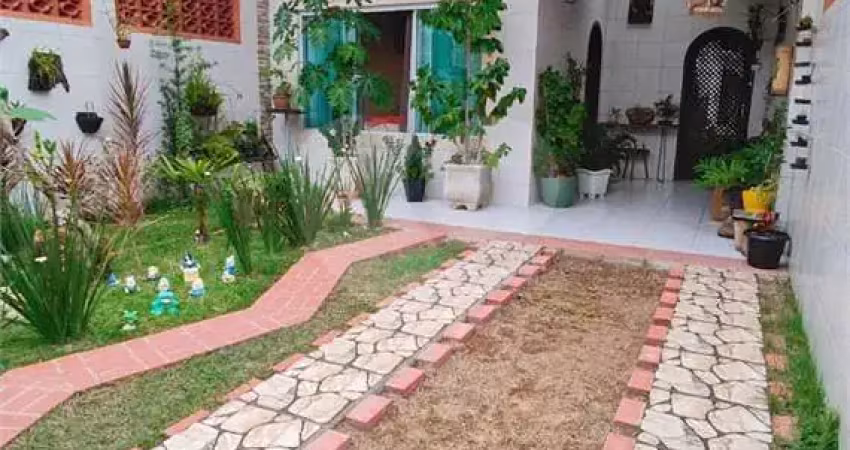 Casa com 4 quartos à venda na Rua Juquirais, Tupi, Praia Grande