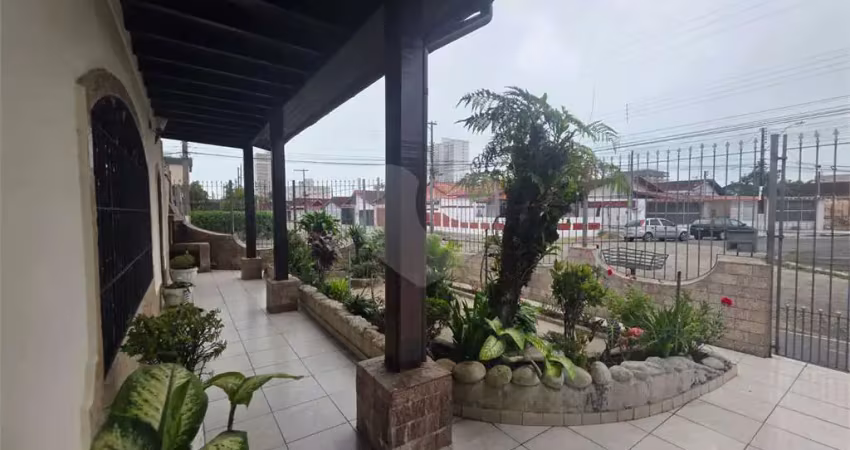 Casa com 3 quartos à venda na Vitório Morbim, Vila Caiçara, Praia Grande