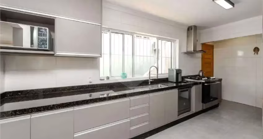 Casa com 3 quartos à venda na Rua Tingui, Vila Sônia, São Paulo
