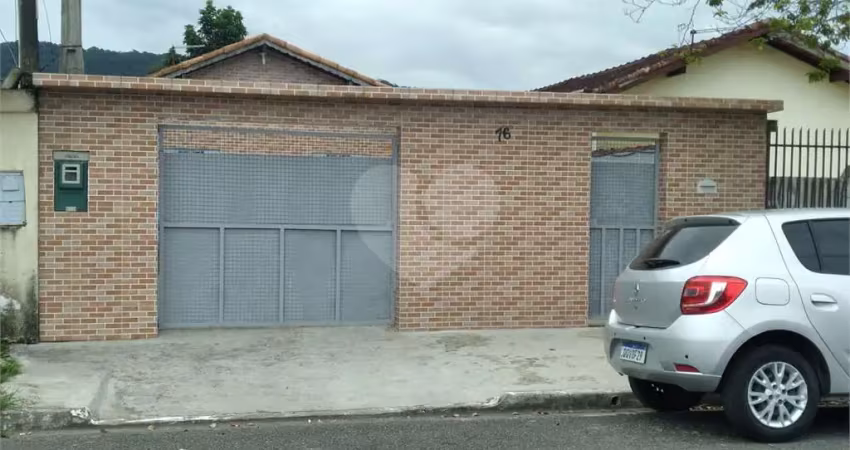 Casa com 3 quartos à venda na Dos Eucaliptos, Jardim Samambaia, Praia Grande