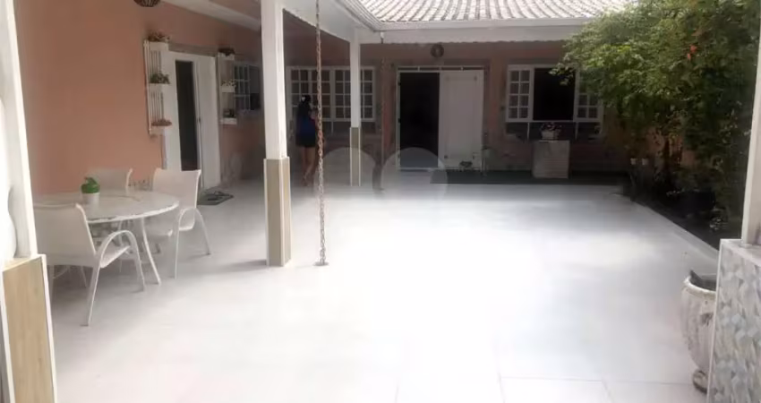 Casa com 4 quartos à venda na Rua Doutor Ernesto Vergara, Tupi, Praia Grande