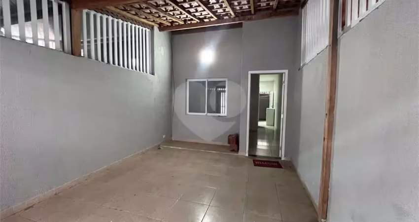 Casa com 3 quartos à venda na Rua Arnaldo Vittuli, Vila Mirim, Praia Grande