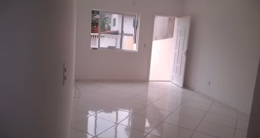 Sobrado Triplex no bairro Monte Alegre - Camboriú/SC
