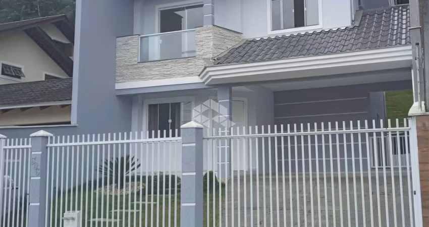Sobrado com 3 quartos no Glória