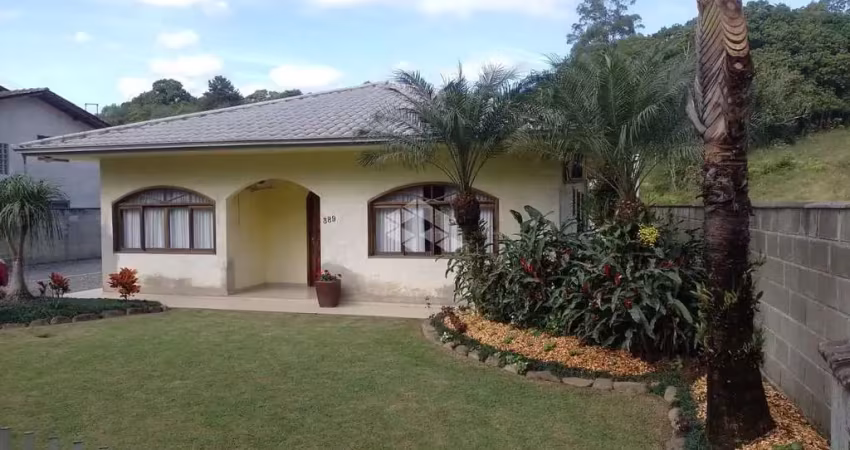 Vende-se terreno amplo com casa averbada - 1170 m² de oportunidade!