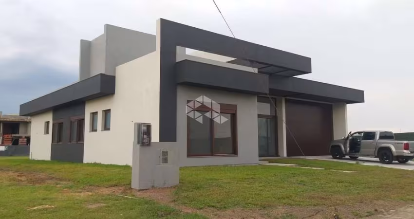 Casa à venda, com 4 quartos/dormitórios, 02 vagas/box, Condomínio Lagoa do Passo, Osório/RS