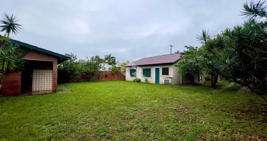 Casa térrea 03quartos/dormitórios e 02 vagas/box em Atlântida!
