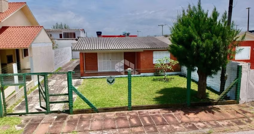 Casa à venda em Rainha do Mar, Xangri-lá - 3 dormitórios, 154m², a 4 quadras do mar
