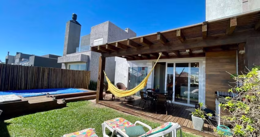 Casa em Condomínio à venda no bairro Noiva do Mar, Xangri-Lá, com 3 suítes e 140m²