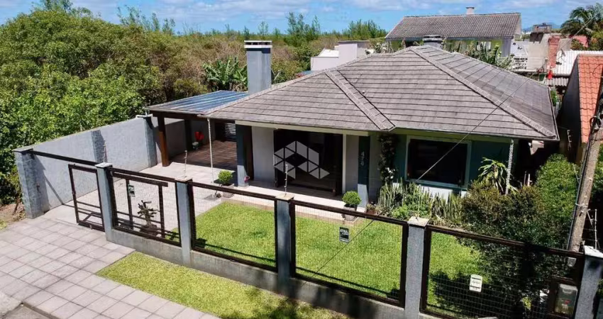 Casa 03 dormitórios, suíte, 3 vagas piscina atlântida sul/mariápolis