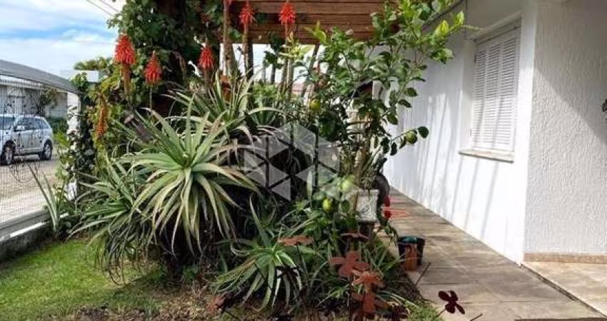 Casa  com 5 dormitórios/quartos, 5 vagas/box, em Atlântida Xangri-LáRS