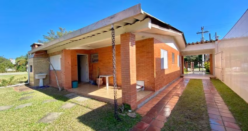 Casa térrea com anexo no centro de Xangri-lá