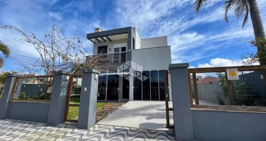 Casa/sobrado em atlântida com 3 dormitórios e piscina