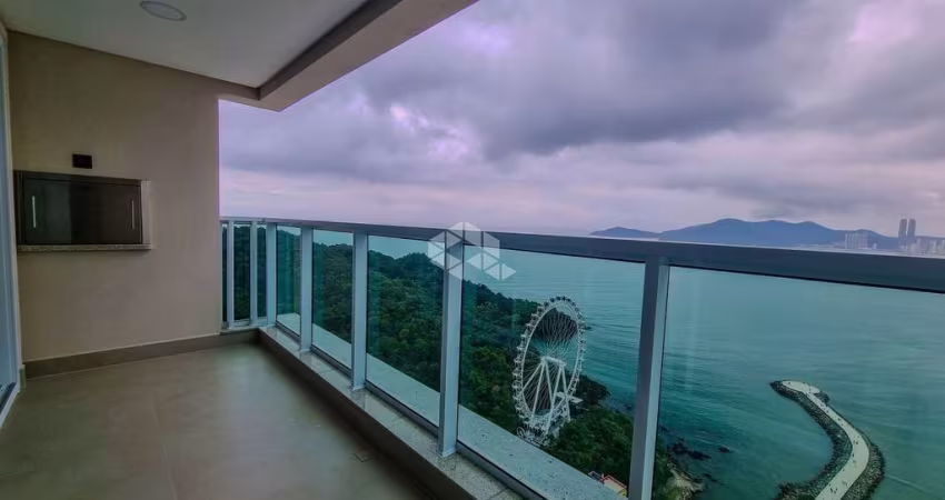 Apartamento com 4 suítes padrão Embraed com vista mar definitiva em Balneário Camboriú