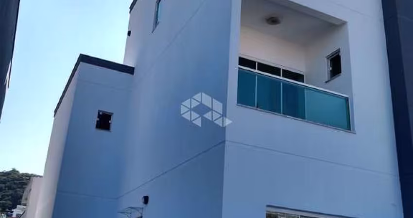 Sobrado Triplex no Bairro Nações em Balneário Camboriú