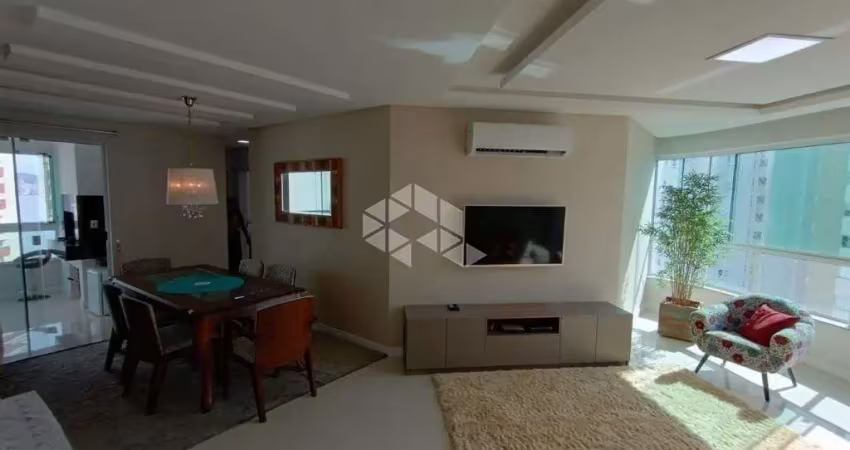 APARTAMENTO 4 SUITES  COM DEPENDENCIA DE EMPREGADA NA BARRA SUL EM BALNEARIO CAMBORIU
