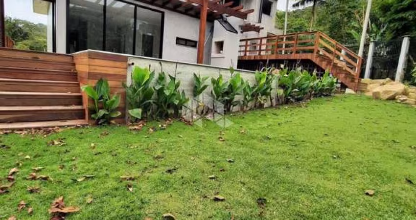 Casa em Condomínio Fechado, 3 quartos, 3 suites, 2 vagas, 258,33m2