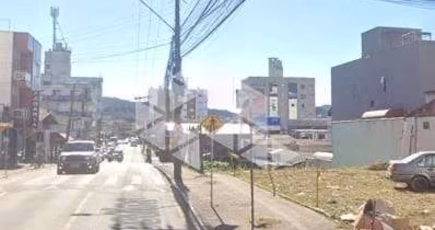 Terreno à venda na Avenida Palestina  excelente para edificação de prédio.