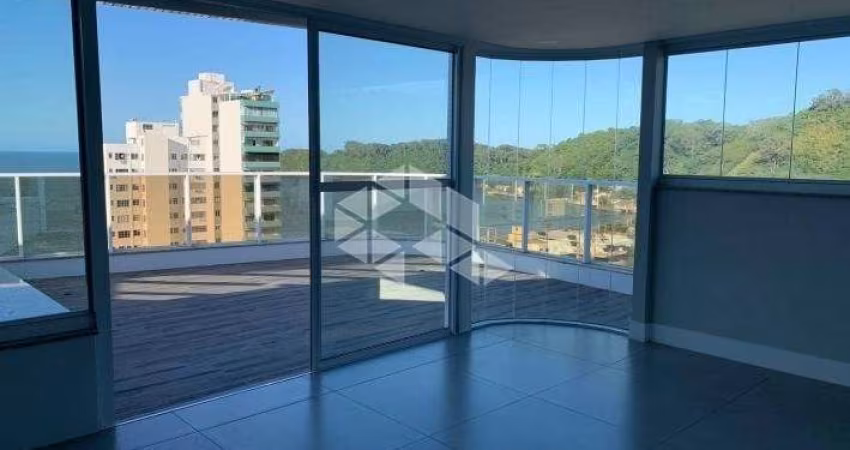 Cobertura Duplex 4 suítes com Vista Mar em Cabeçudas Itajaí