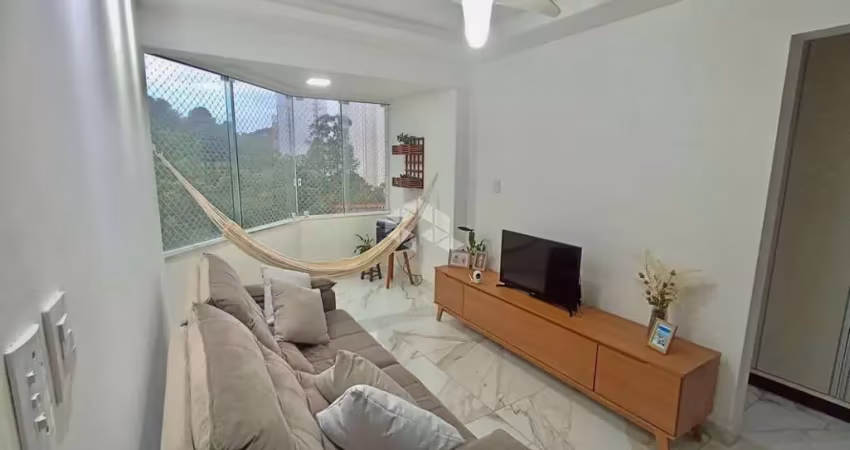 Apartamento 1 quarto 1 vaga semi-mobiliado no Pioneiros em Balneário Camboriú