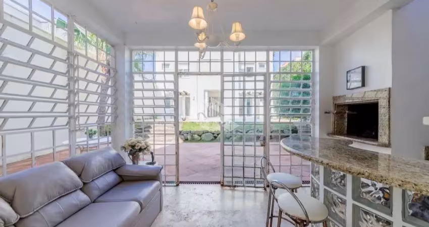 Casa de 5 dormitórios à venda com 560 m² e piscina !