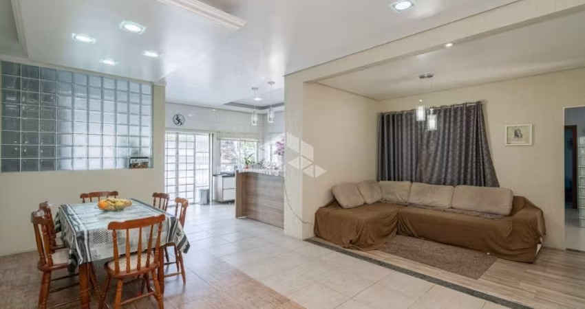 Casa 4 Dormitórios, 4 Vagas Prox. ao Novo Bourbon Teresópolis