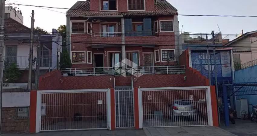 Excelente casa  3 suítes  sendo 1 suíte  master com closet, próximo a av azenha .
