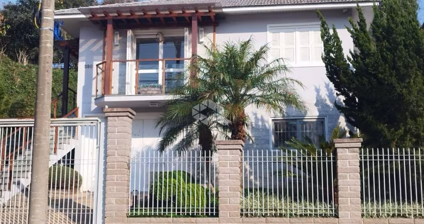 Casa  a venda de 3 dormitórios no bairro Santa Marta Bento Gonçalves RS.