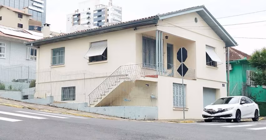 Casa de Esquina com 2 Pavimentos