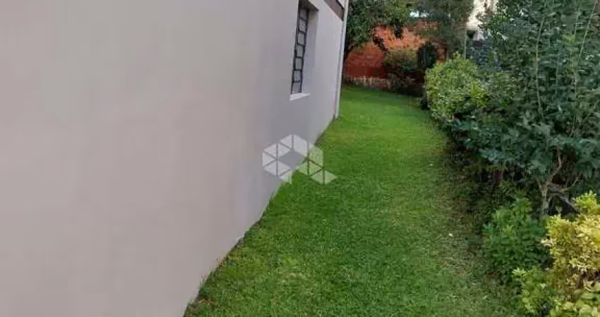 Predio com três apartamentos