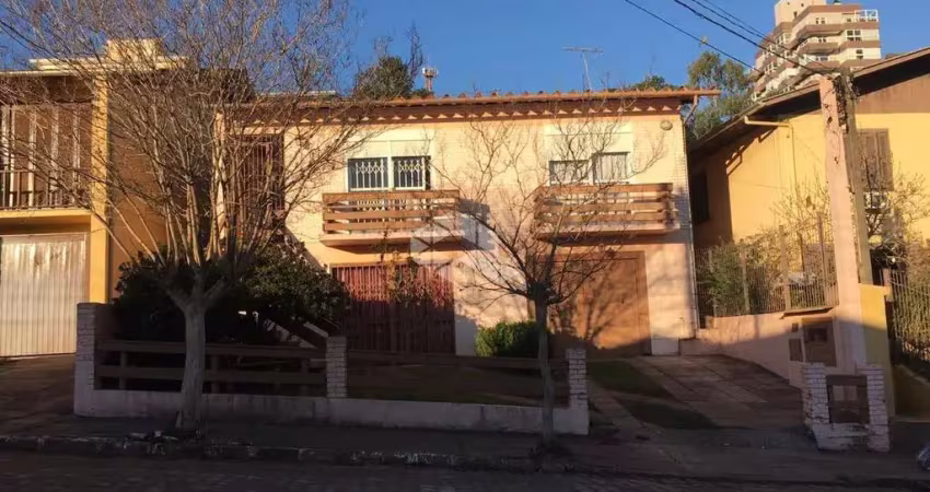 Casa com 3 quartos à venda na Rua Vitório Valenti, 47, São Francisco, Bento Gonçalves