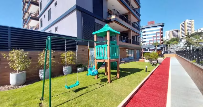 Apartamento com 03 dormitórios, 02 banheiros contando com uma suíte