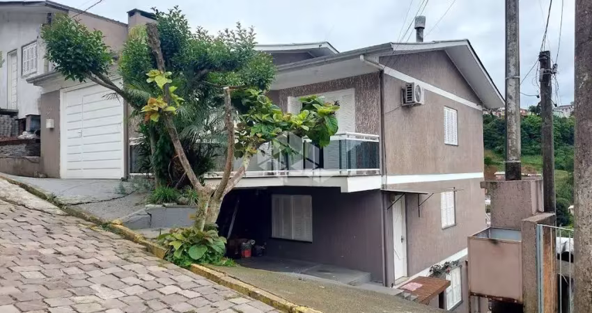 Casa com 7 quartos à venda na Pedro Baptista Menegotto, 575, Fátima, Bento Gonçalves